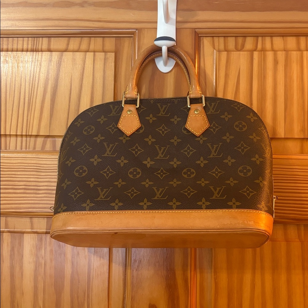 Louis Vuitton Alma PM Handbag - Picture 6 of 11